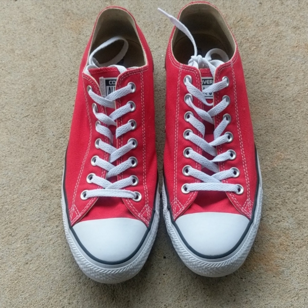 Red converse